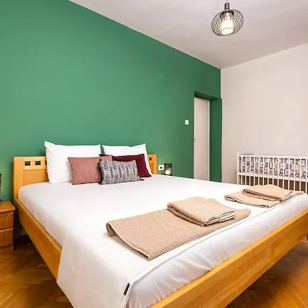 Family Fuzzy Muzzy 2 Bedrooms Mu Apartament *