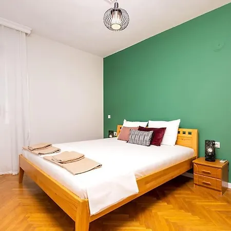 Family Fuzzy Muzzy 2 Bedrooms Mu Apartament Plovdiv